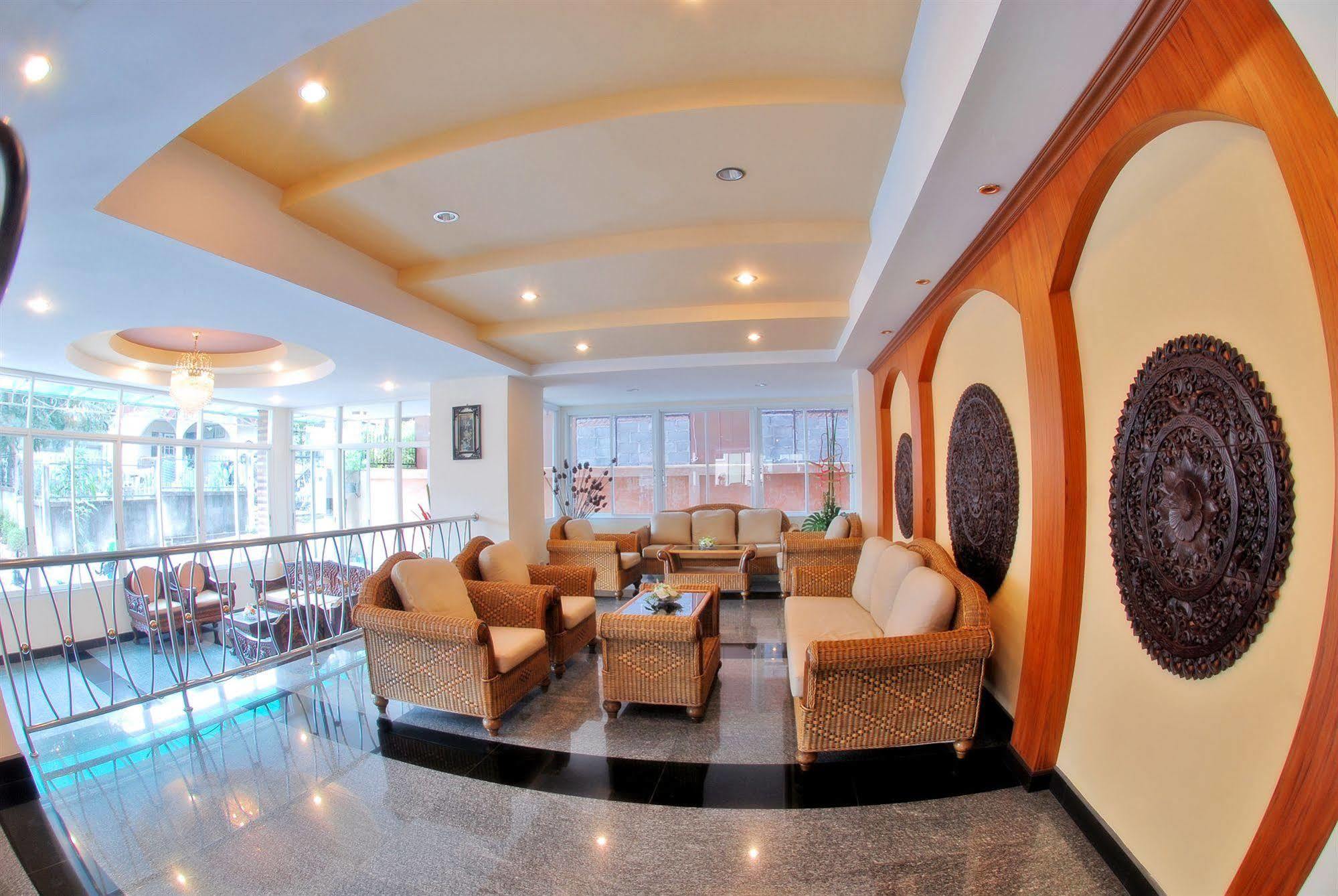Hotel Golden 2*