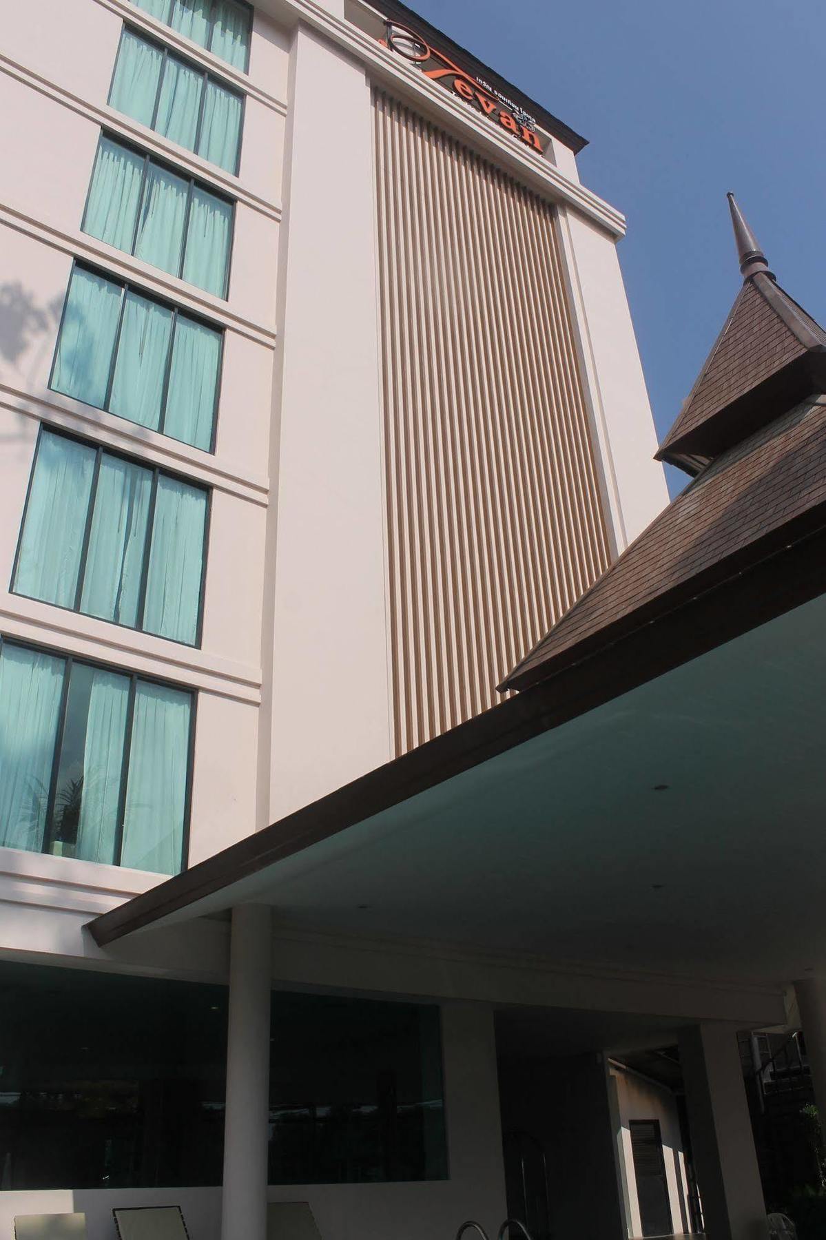 เทวัญ จอมเทียน พัทยา โรงแรม 4*