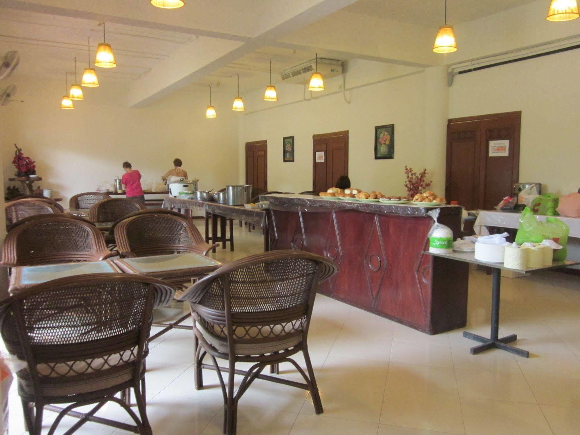 โรงแรม Deeden 3*