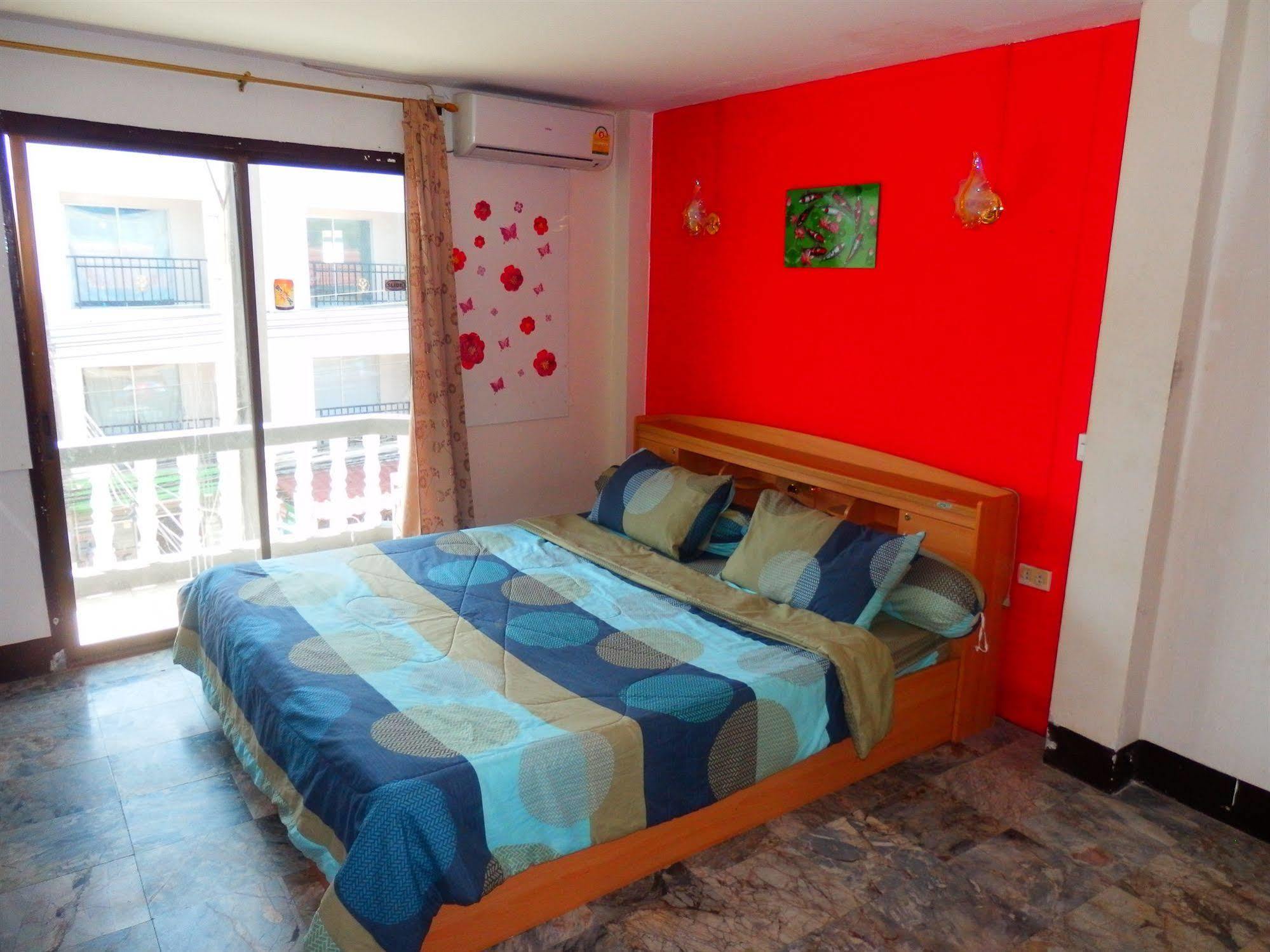 Evelyn Hotel 3*