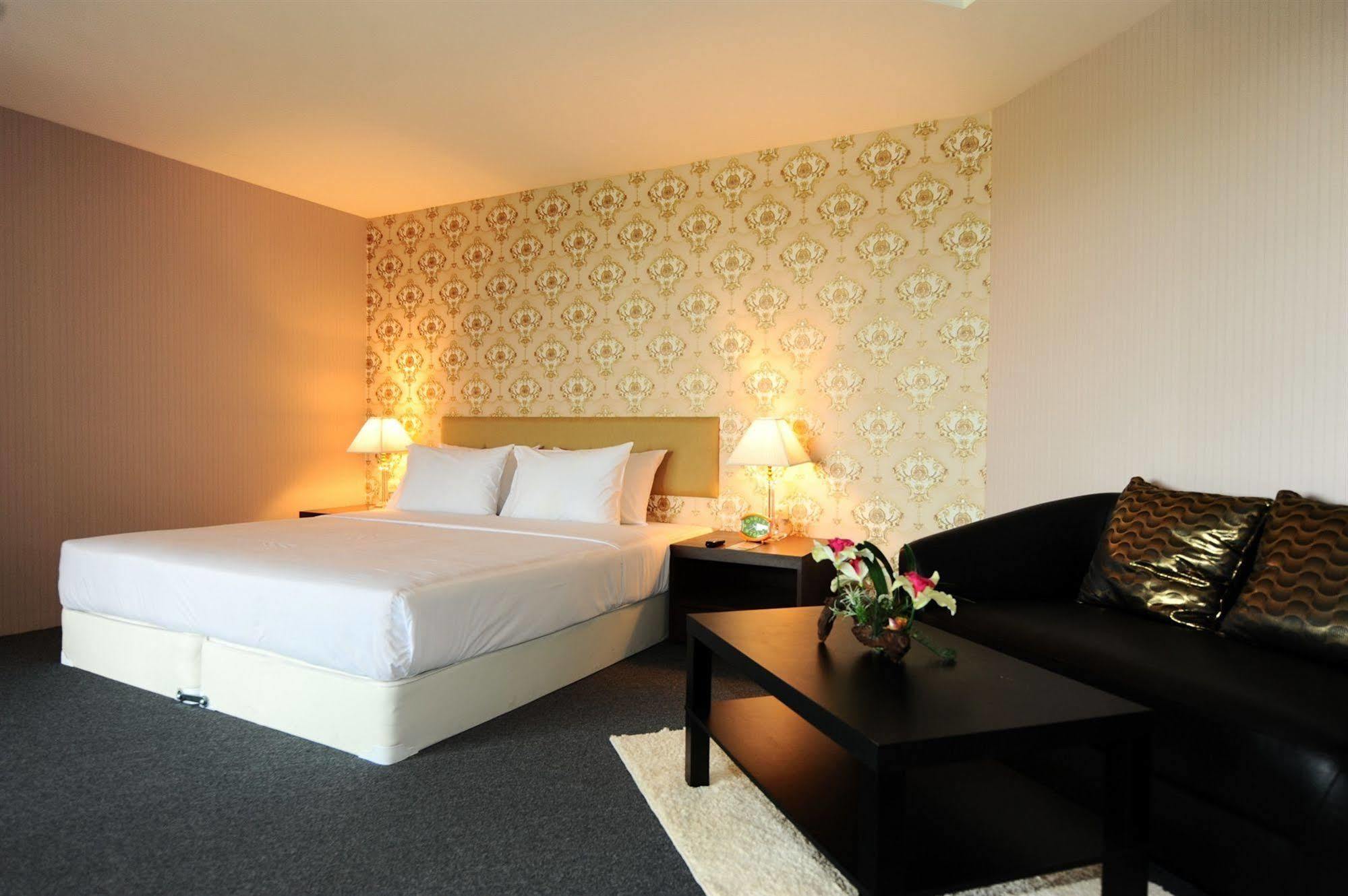 Hotel Angket Hip
