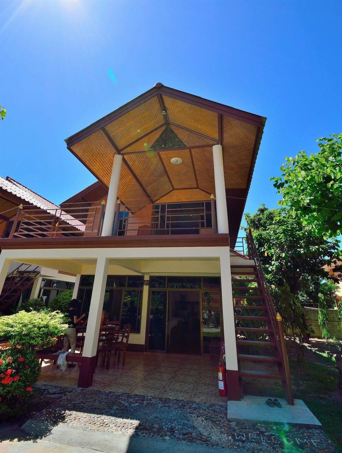 Hotel Avila 3*
