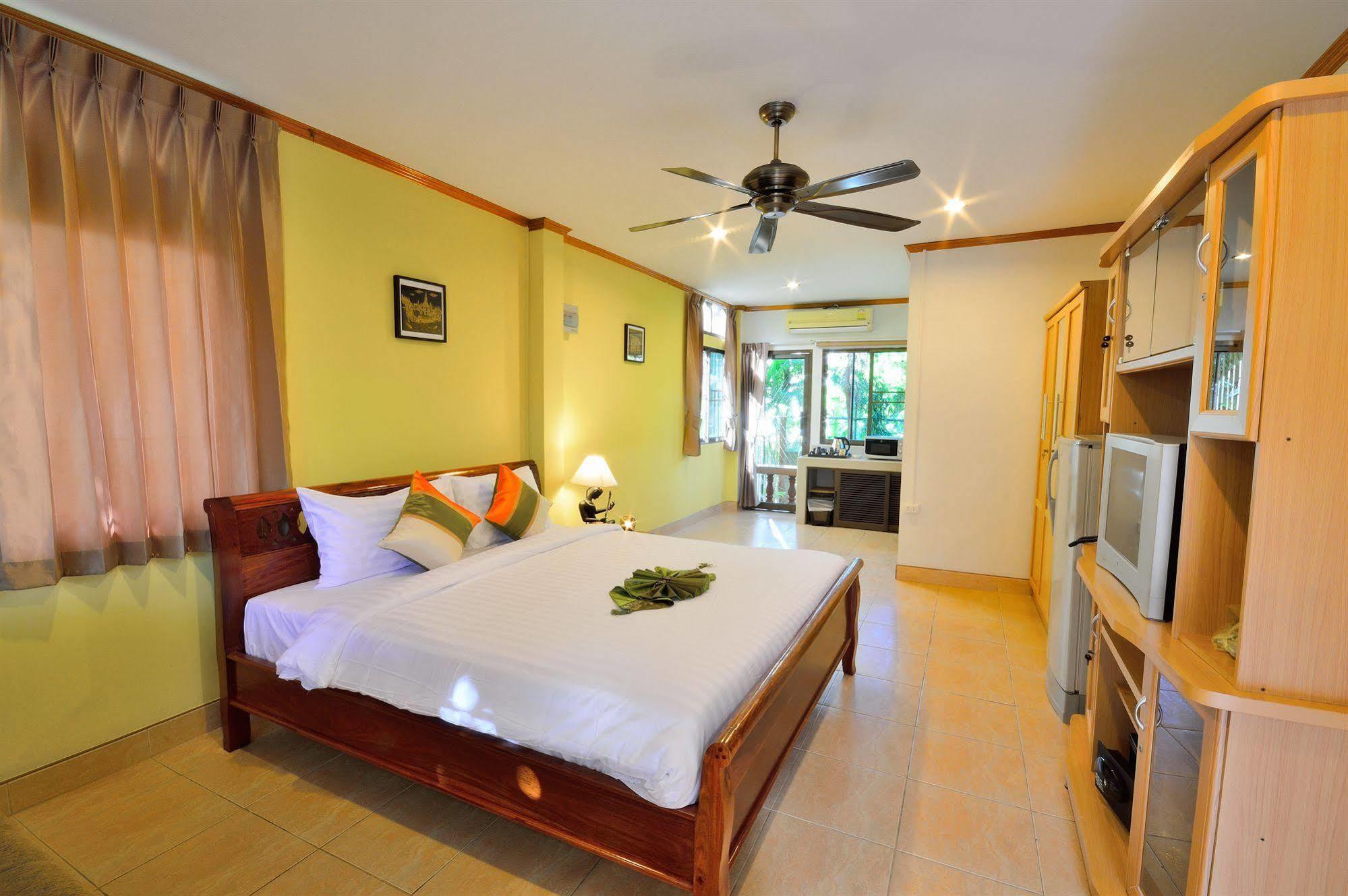 Hotel Avila 3*