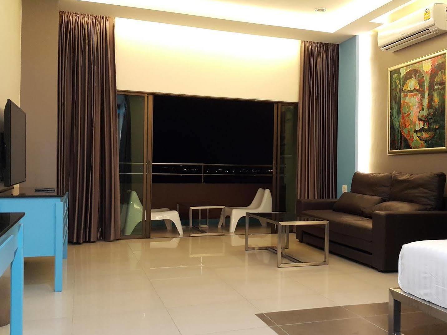 Apartment Boomerang Rooftop Pattaya