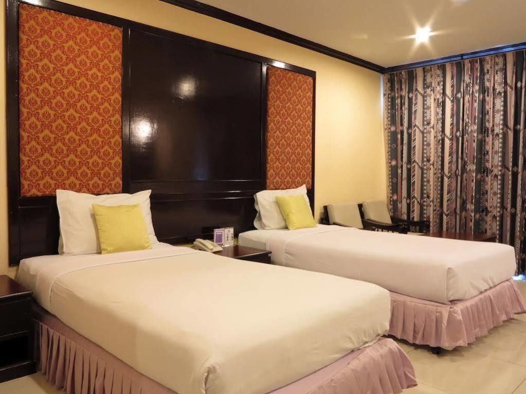 Hotel Mike 3*