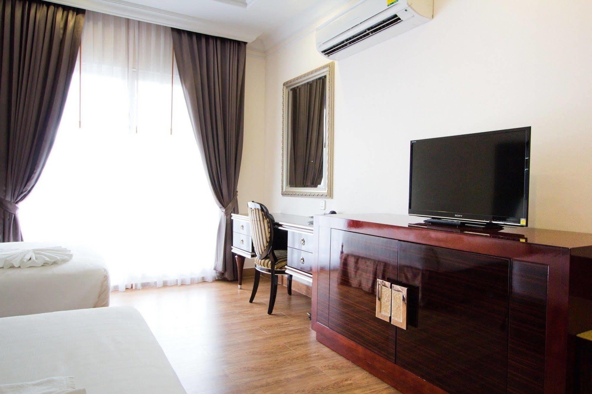 โรงแรม Lk Premier