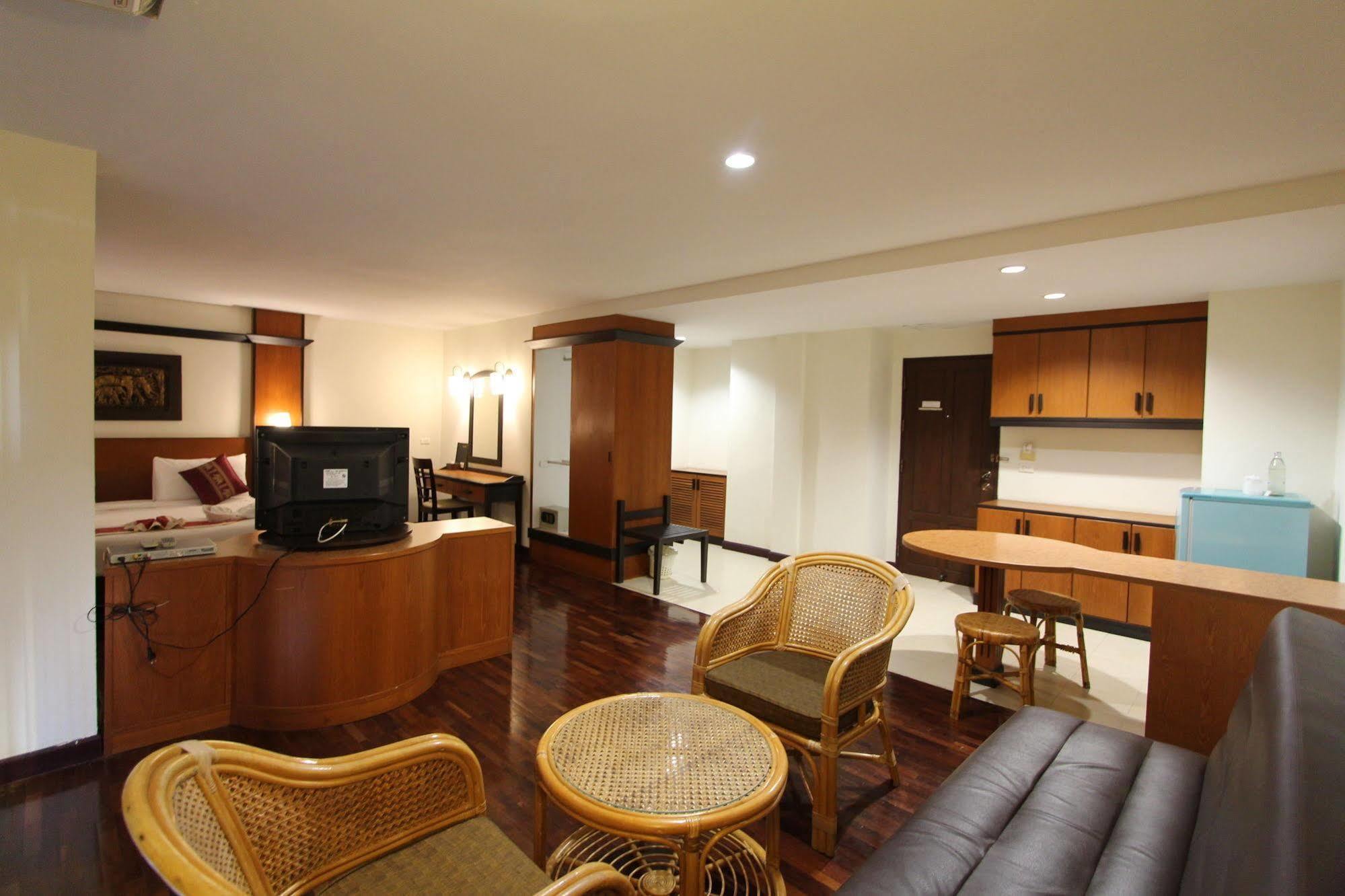 Hotel Piyada By Techotels - Guest Friendly - Near To Beach, Famous Walking Street - Night Clubs , Bars & Discos