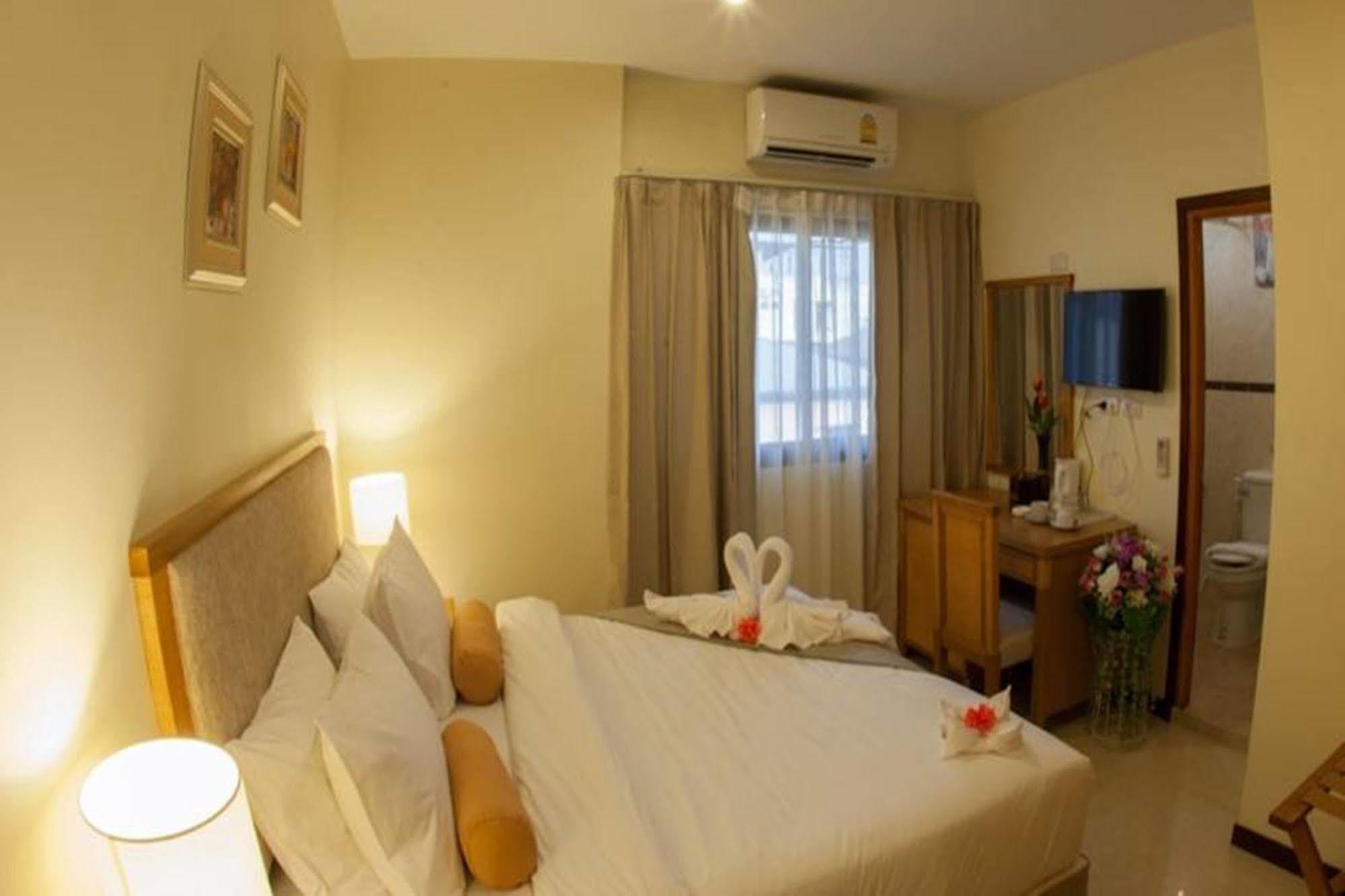 Hotel Babylon Palace