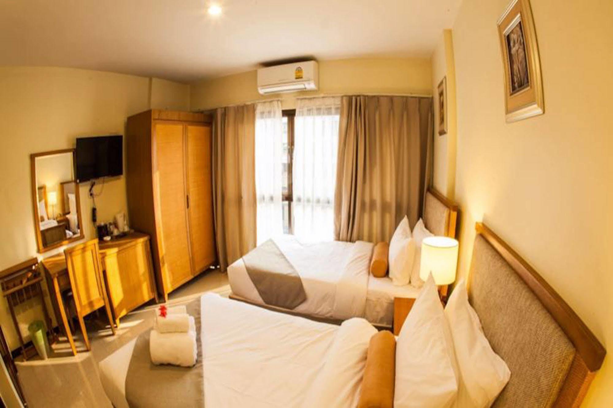 Hotel Babylon Palace 3*