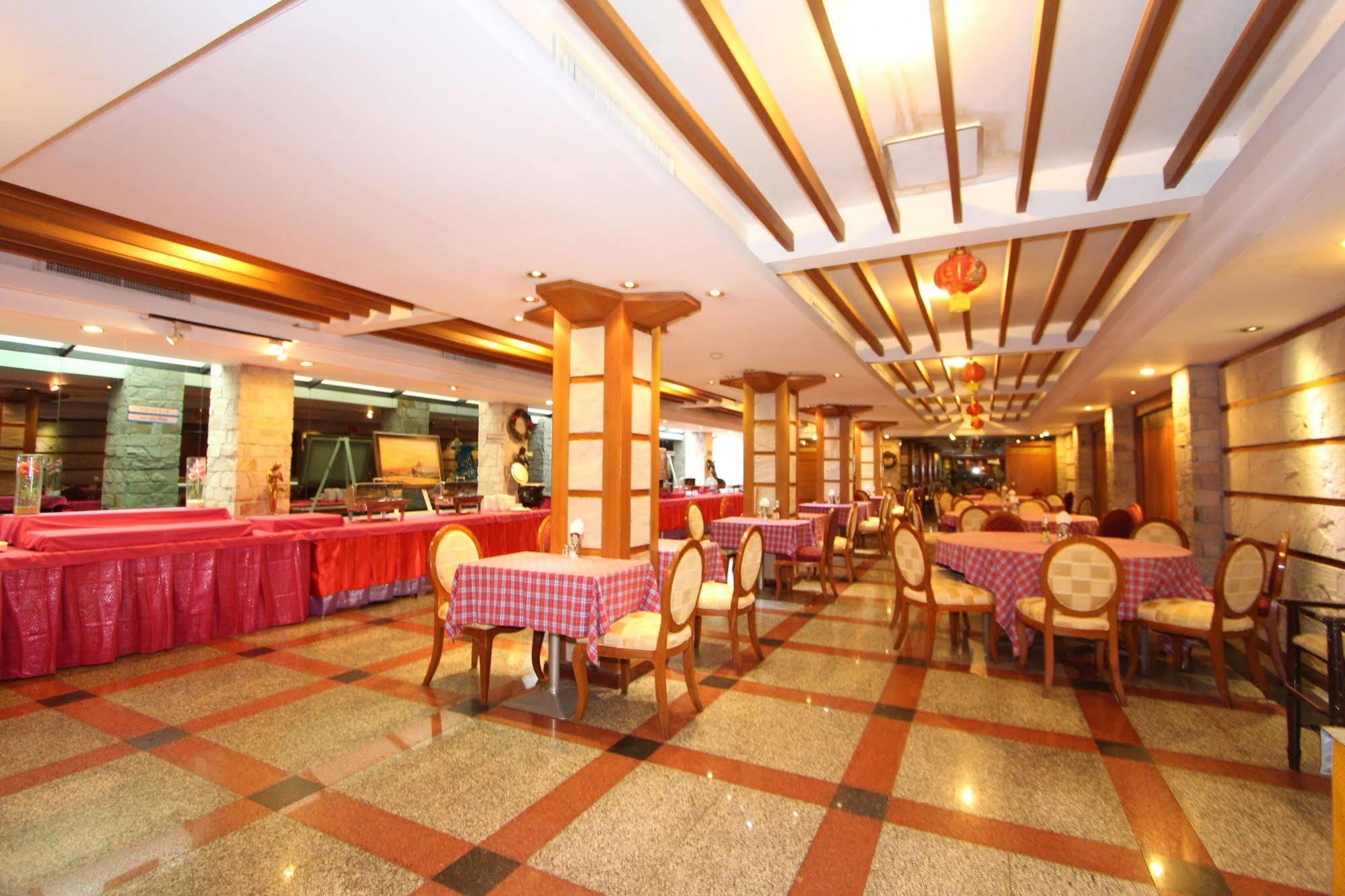 The Camelot 4* Pattaya