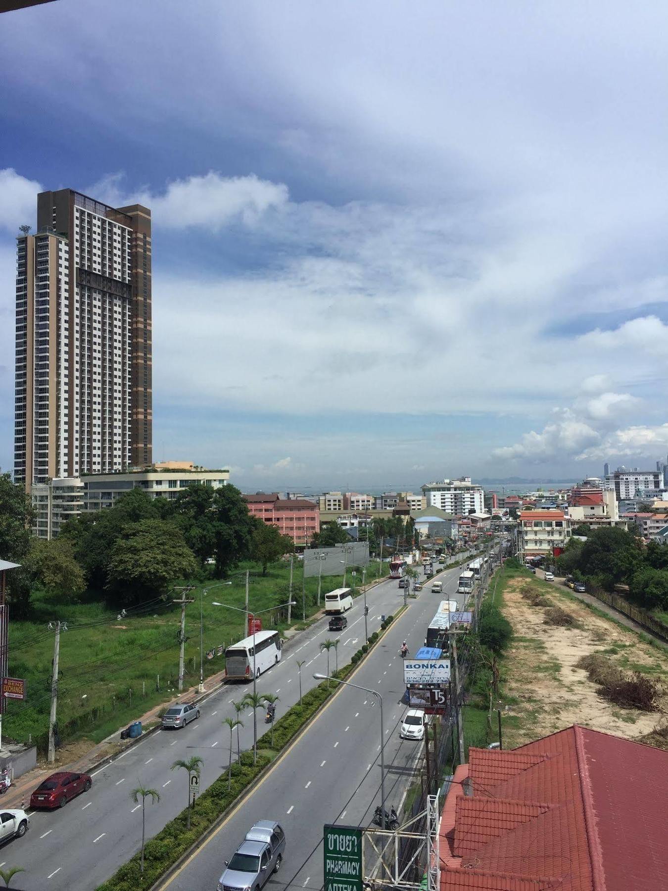 Naris Art Hotel