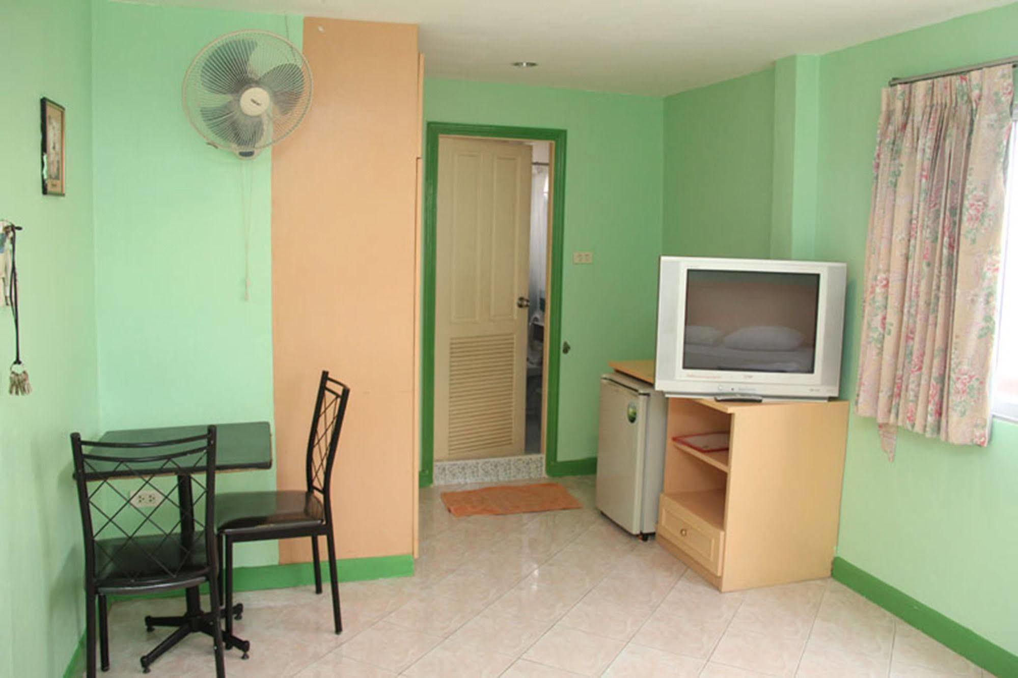 Rich Man Poor Man Hotel Pattaya