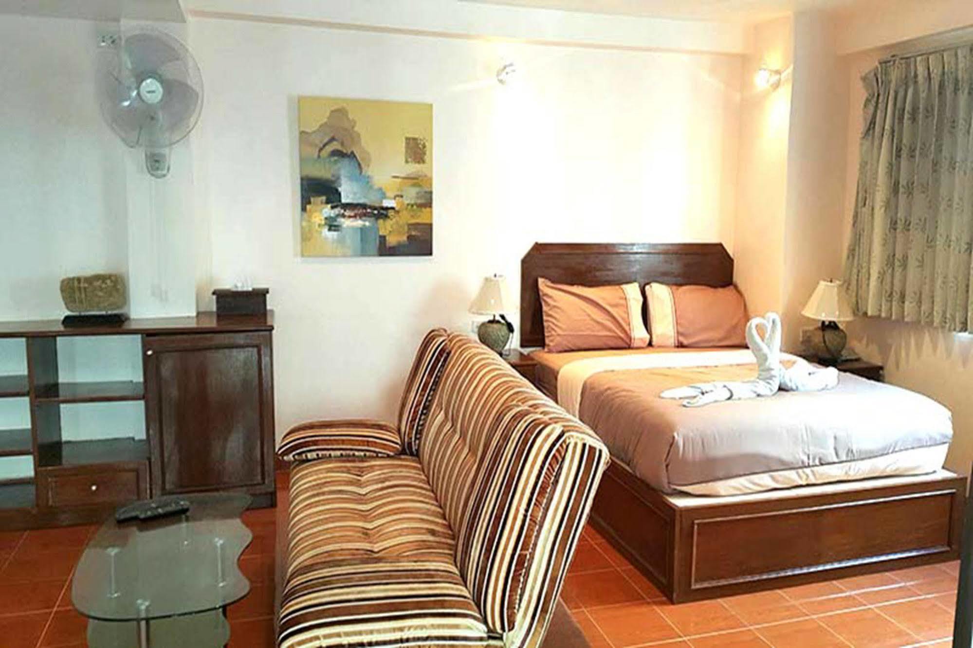 Rich Man Poor Man Hotel