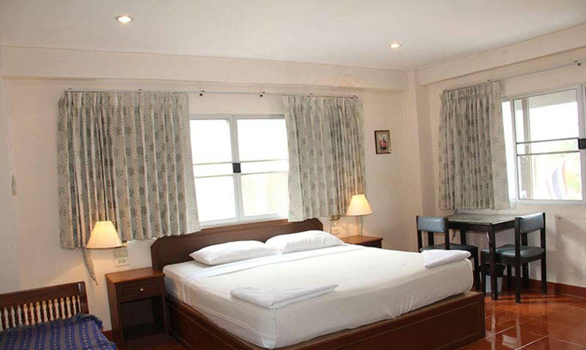 Rich Man Poor Man Hotel Pattaya