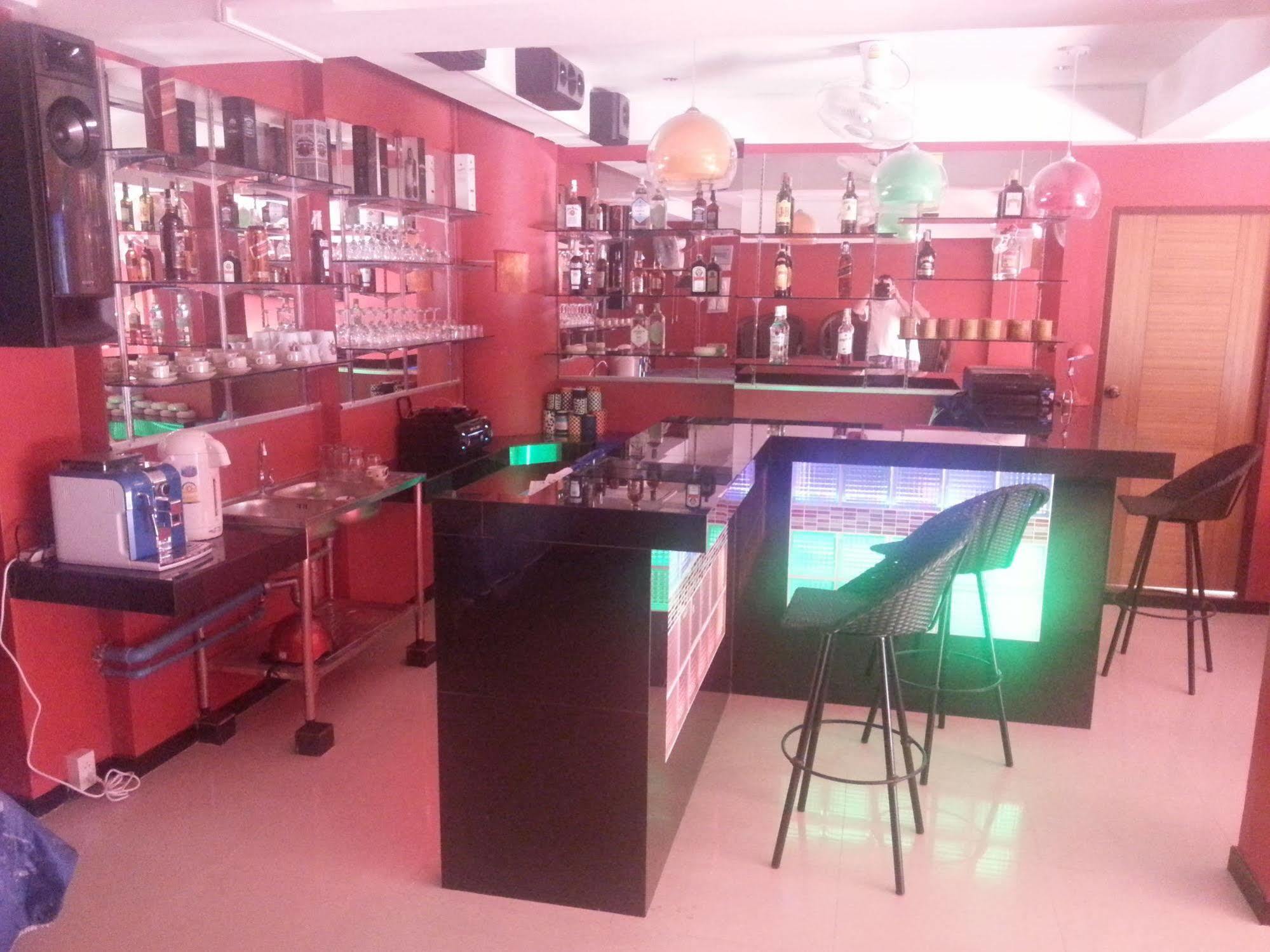 Hotel Oyo 963 Sunshine 2*