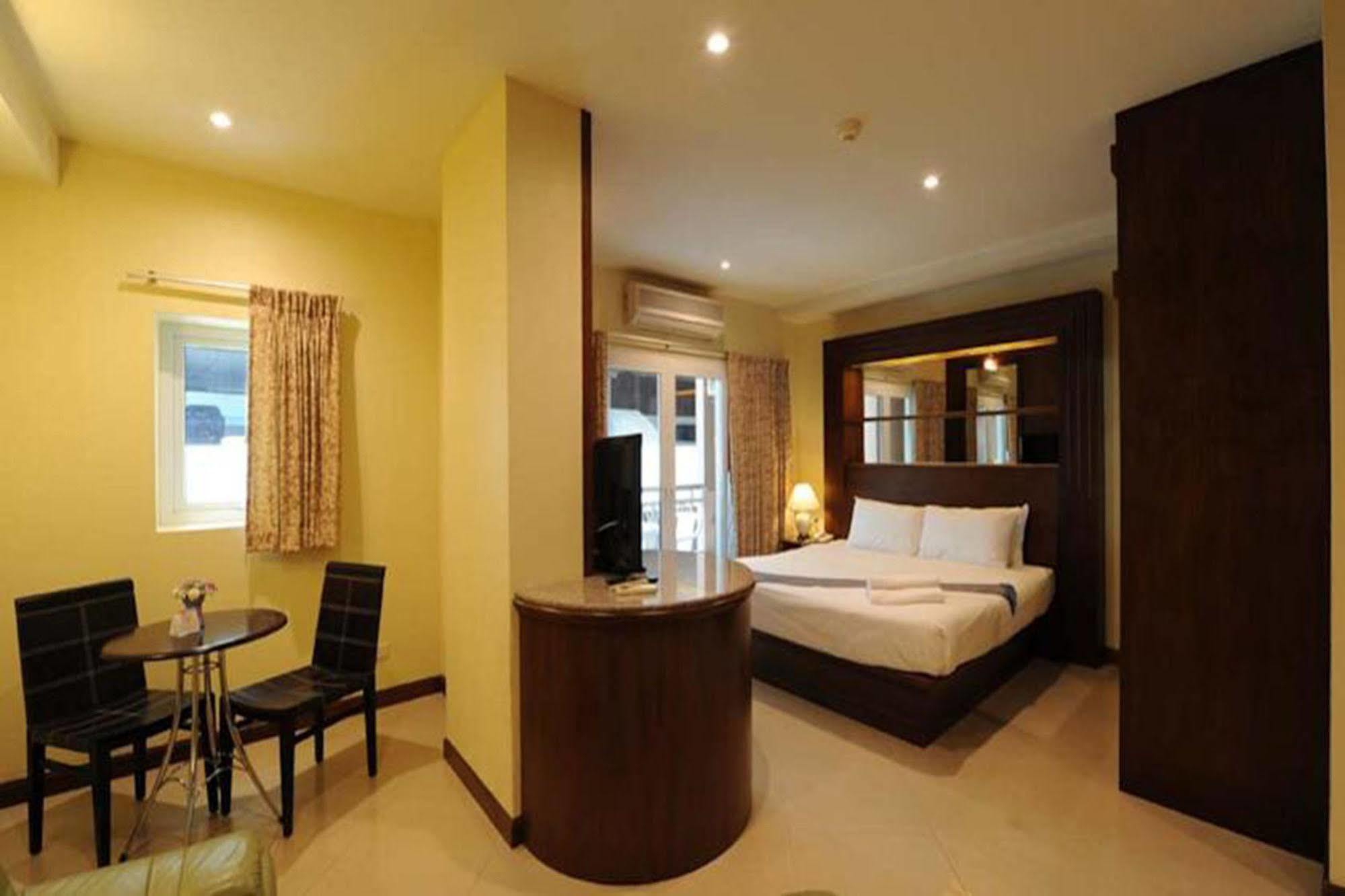 Aparthotel Whitehouse Condotel 3*