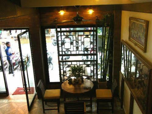 The Red Balcony Penginapan 2*