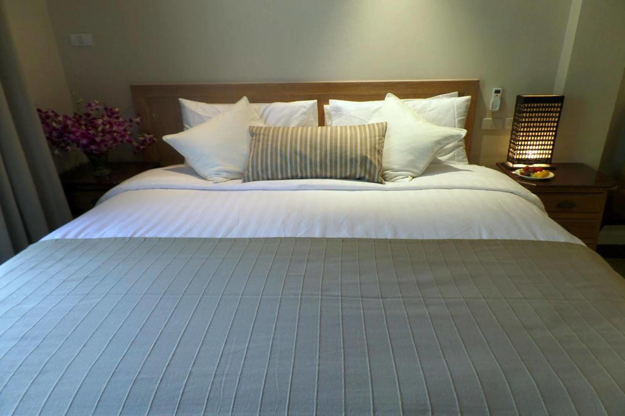 Westbury Aparthotel 3*