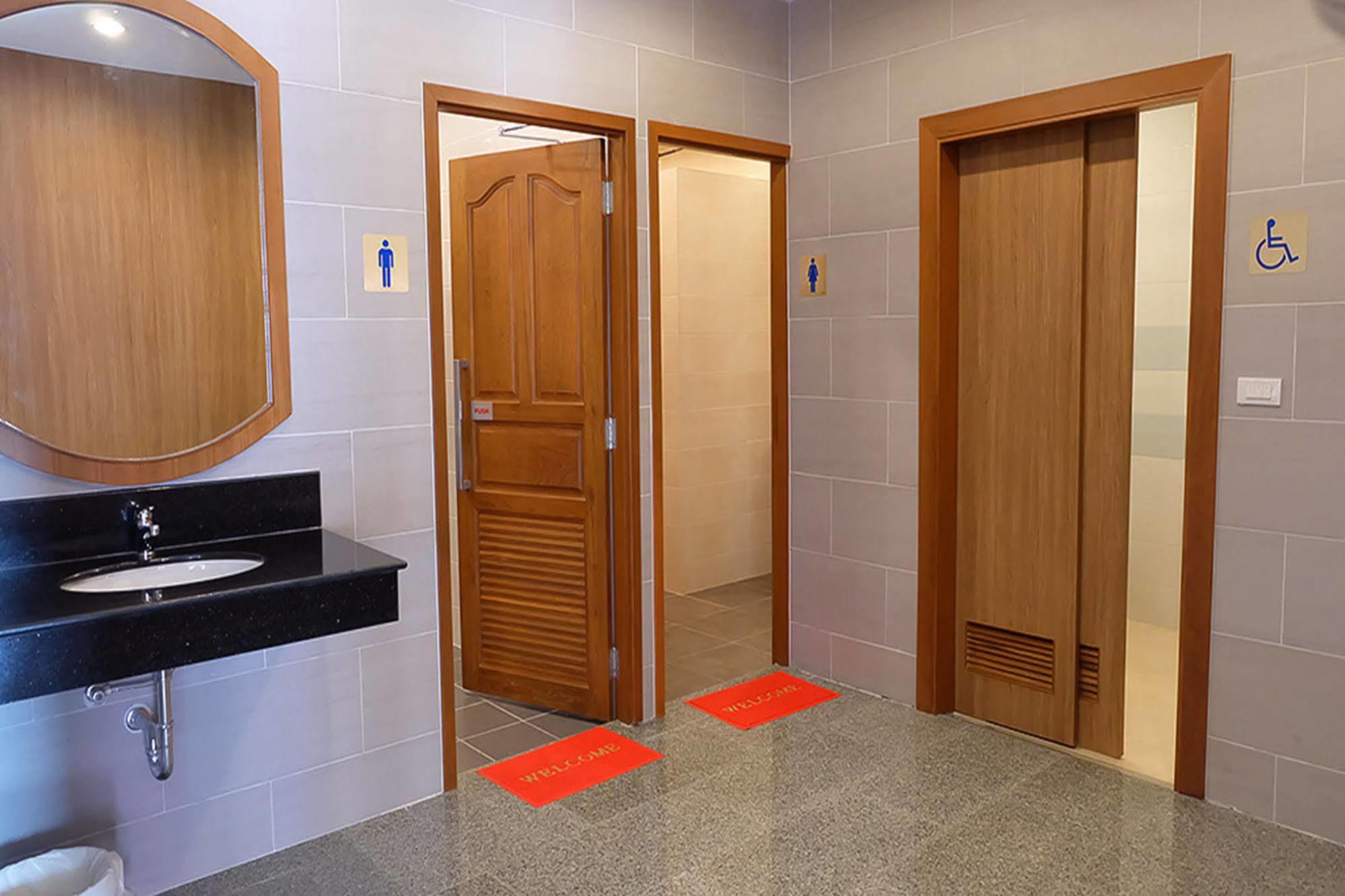 Hotel D