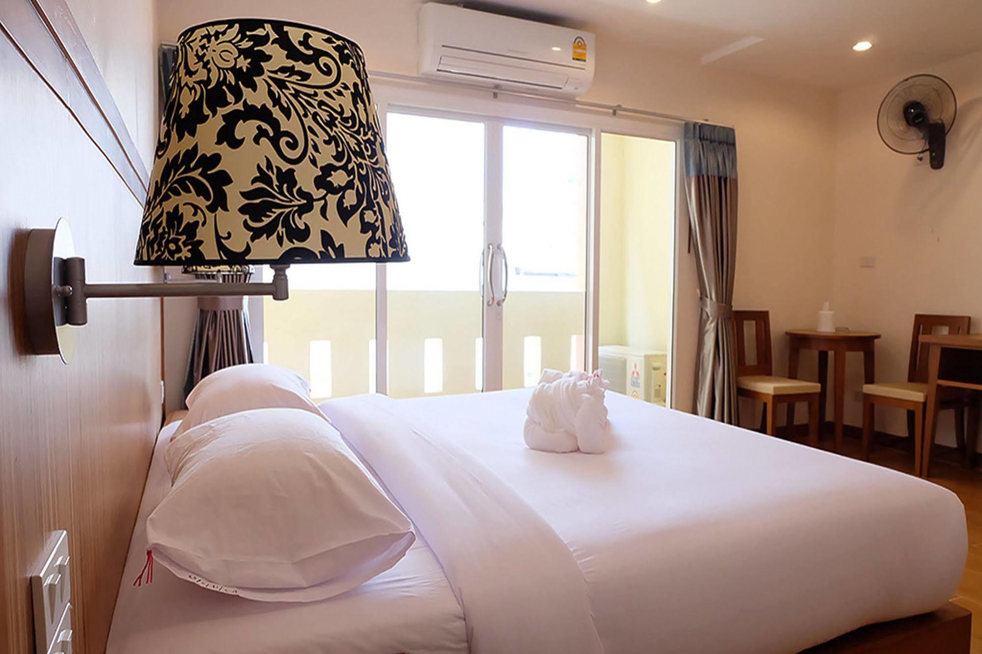 Hotel D