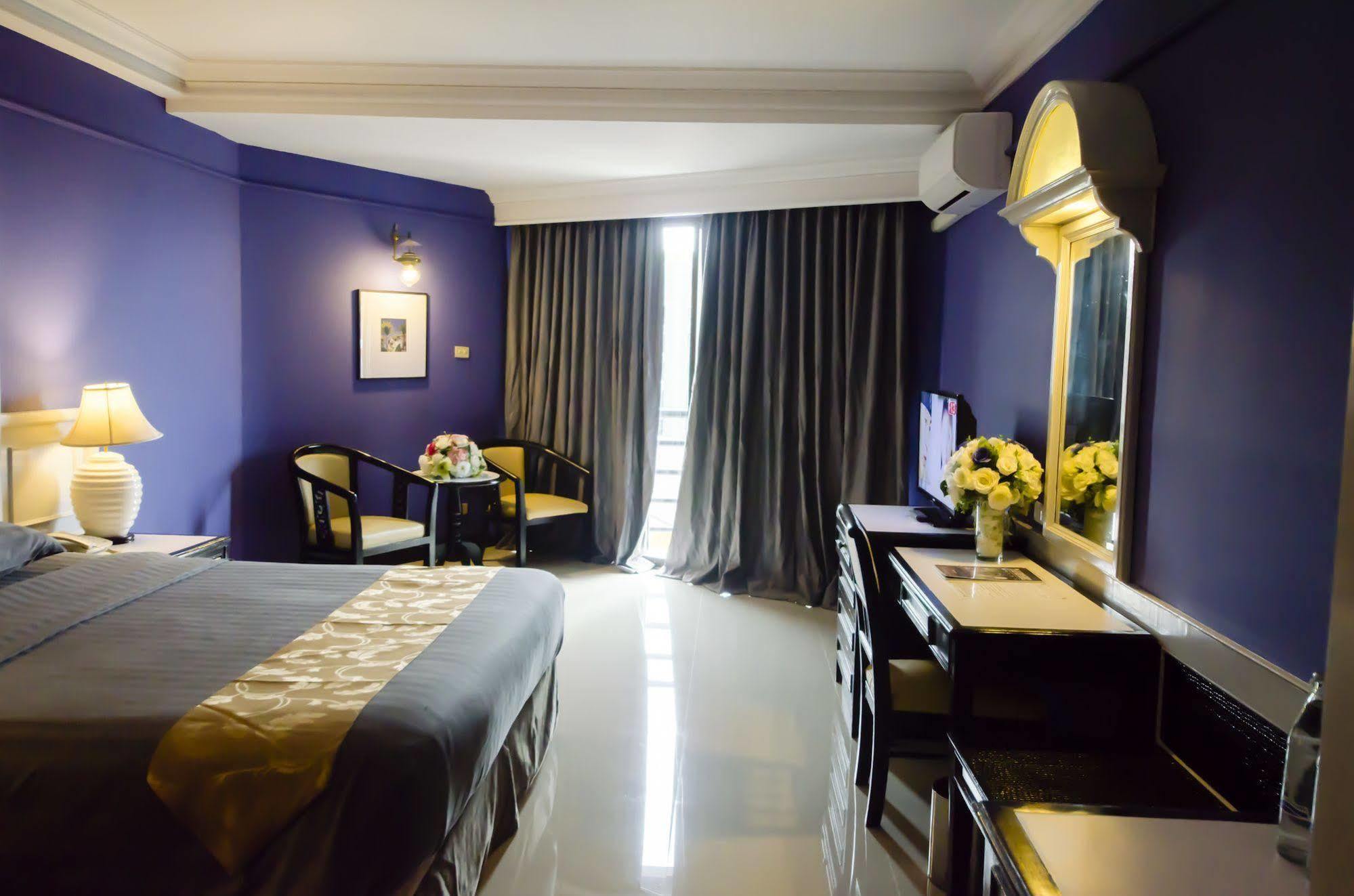 Hotel First Pacific Cirrus 4*