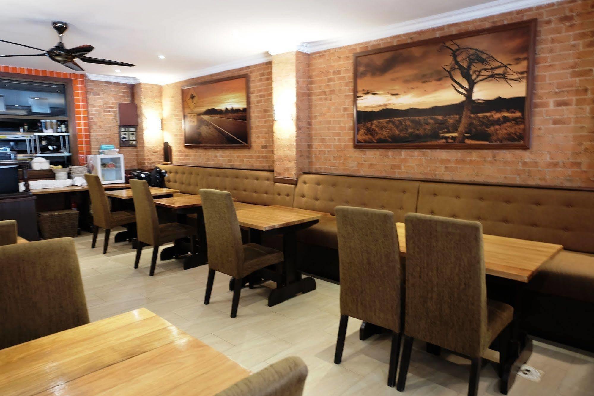 Steak And Co. Boutique 2*
