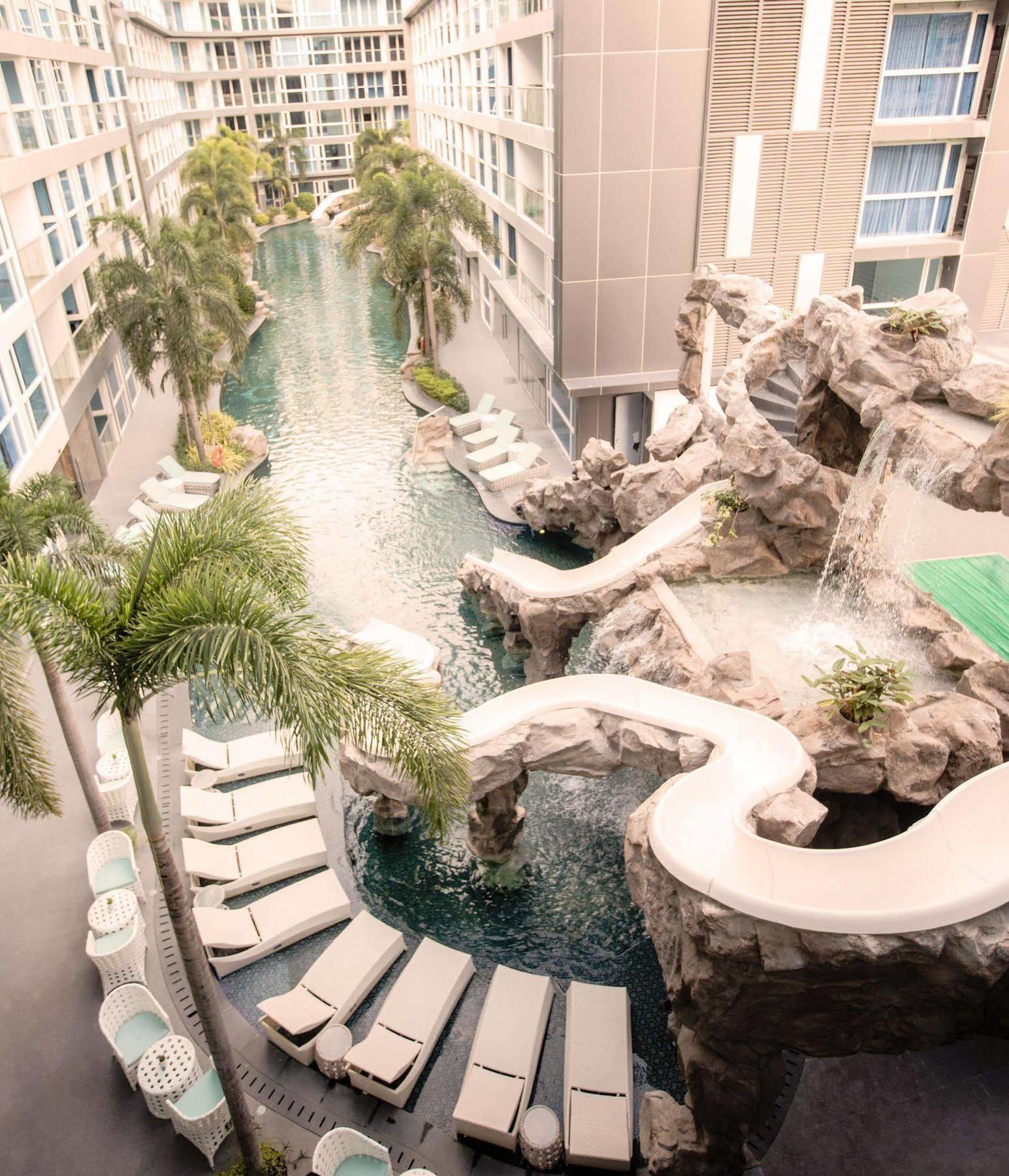 Hotel Azure