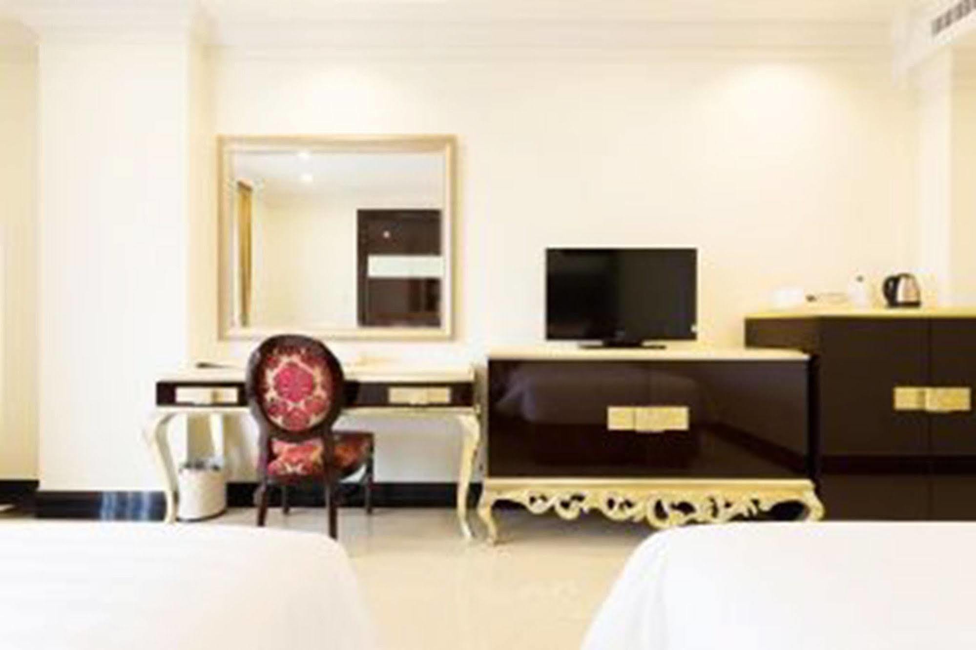 Hotel Crystal