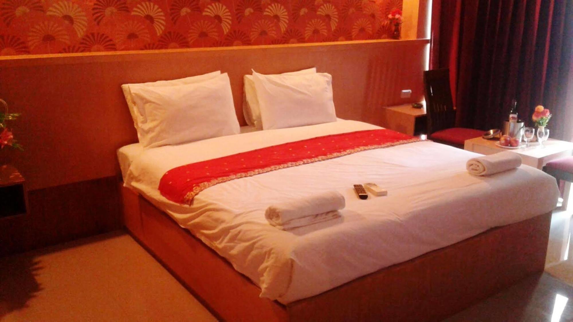 New Pind Balluchi Hotel 3*