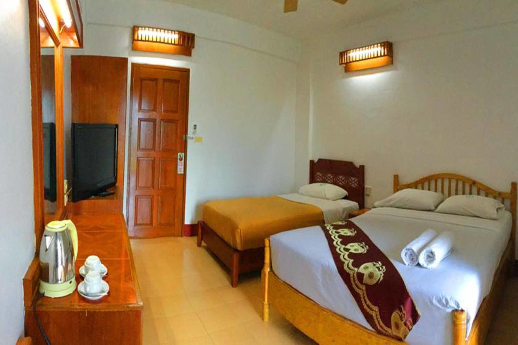 Hotel Bliss Mansion 3*