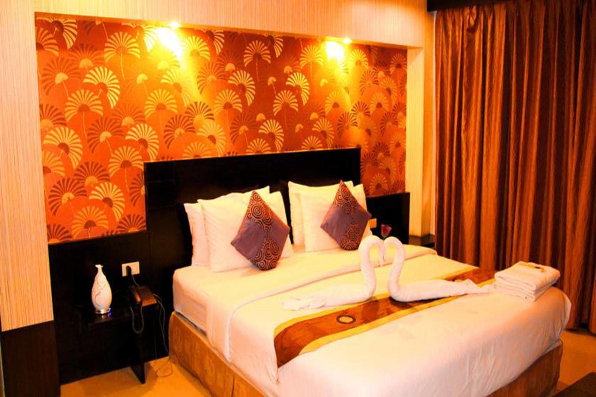 Tez Palace Hotel 2*