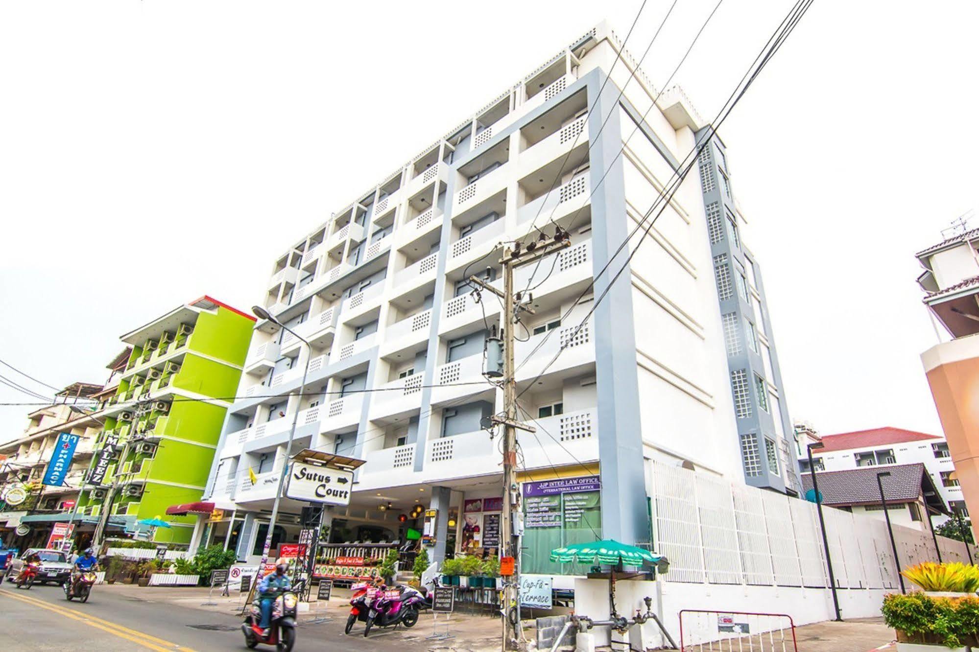 Sutus Court 1 Hotel