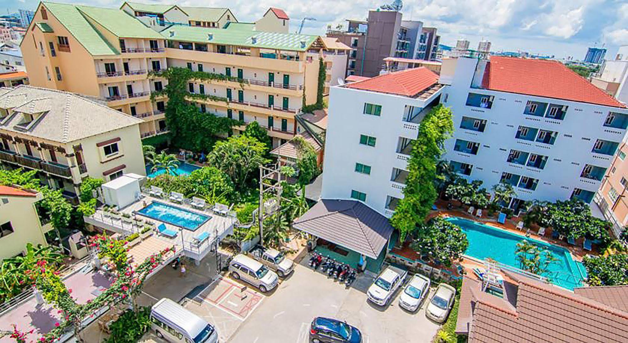 Sutus Court 4 3*