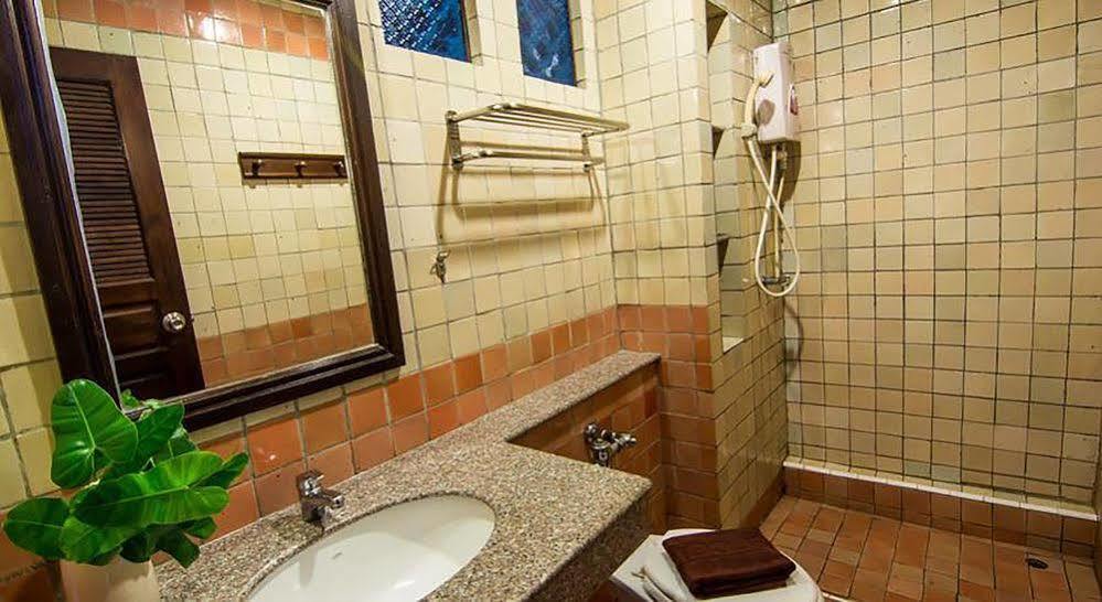 Sutus Court 4 Hotel 3*