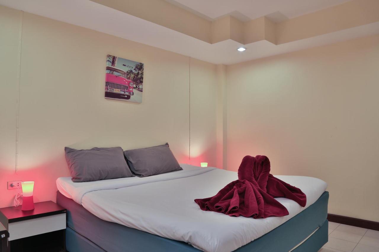 Hotel Harrys Bar & Restaurant 3*