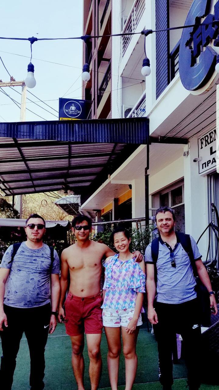 French Connection Hotel 2*