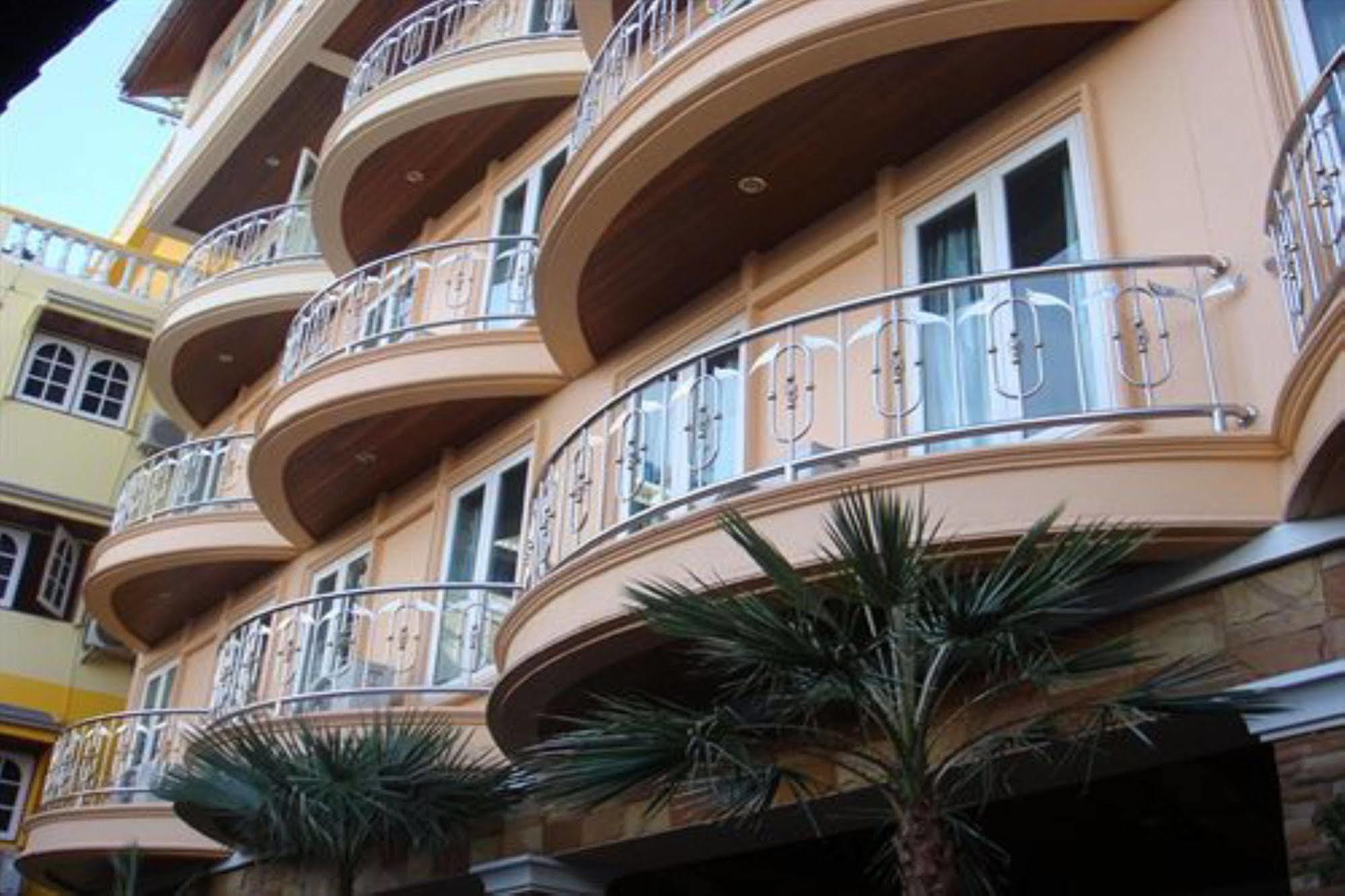P72 Hotel 2*