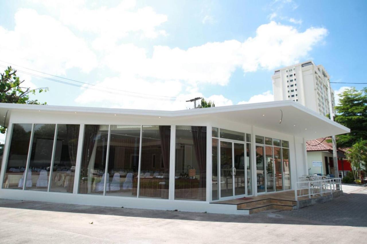 Nice Resort Pattaya Hotel 3*