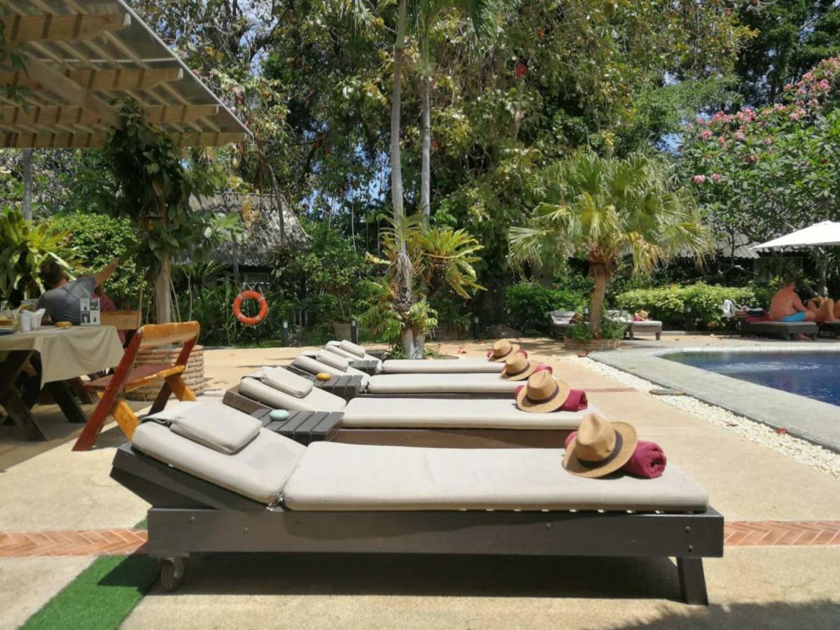 Hotel Let's Hyde & - Pool
