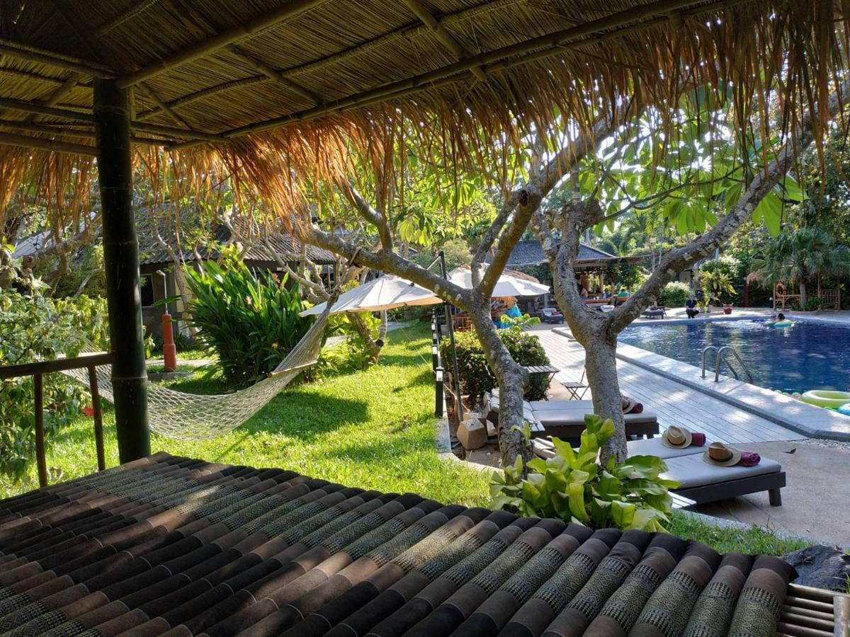 Let's Hyde & - Pool Pattaya