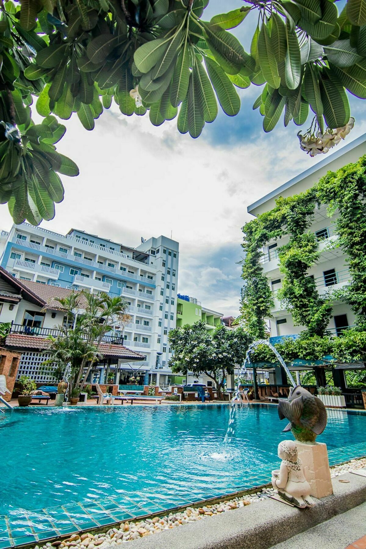 Sutus Court 1 Hotel 3*