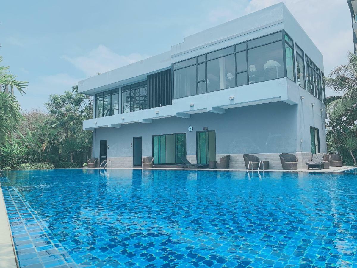 Dusit Grand View *