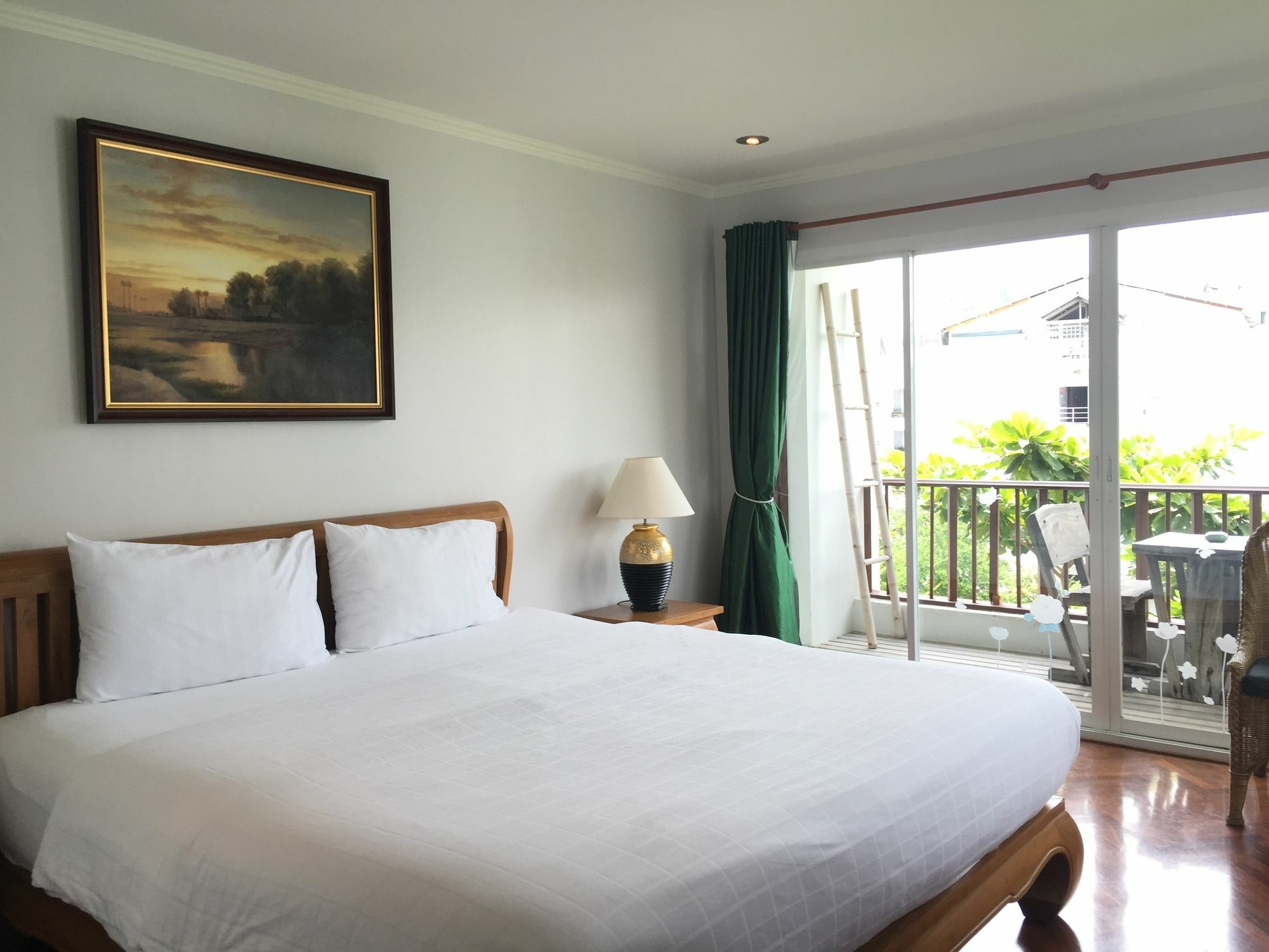 Chada Thai House Hotel