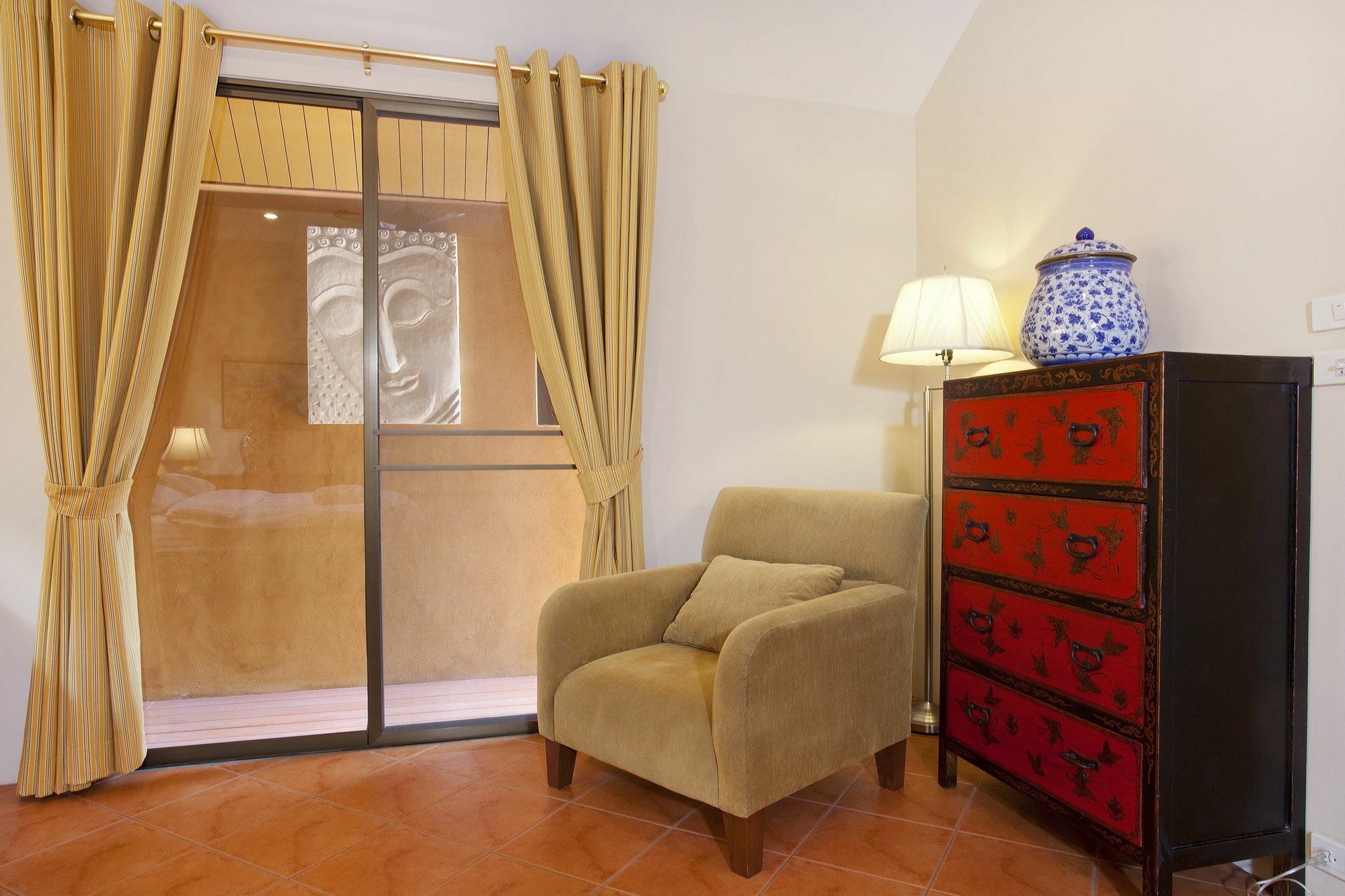 Sunny Villa *