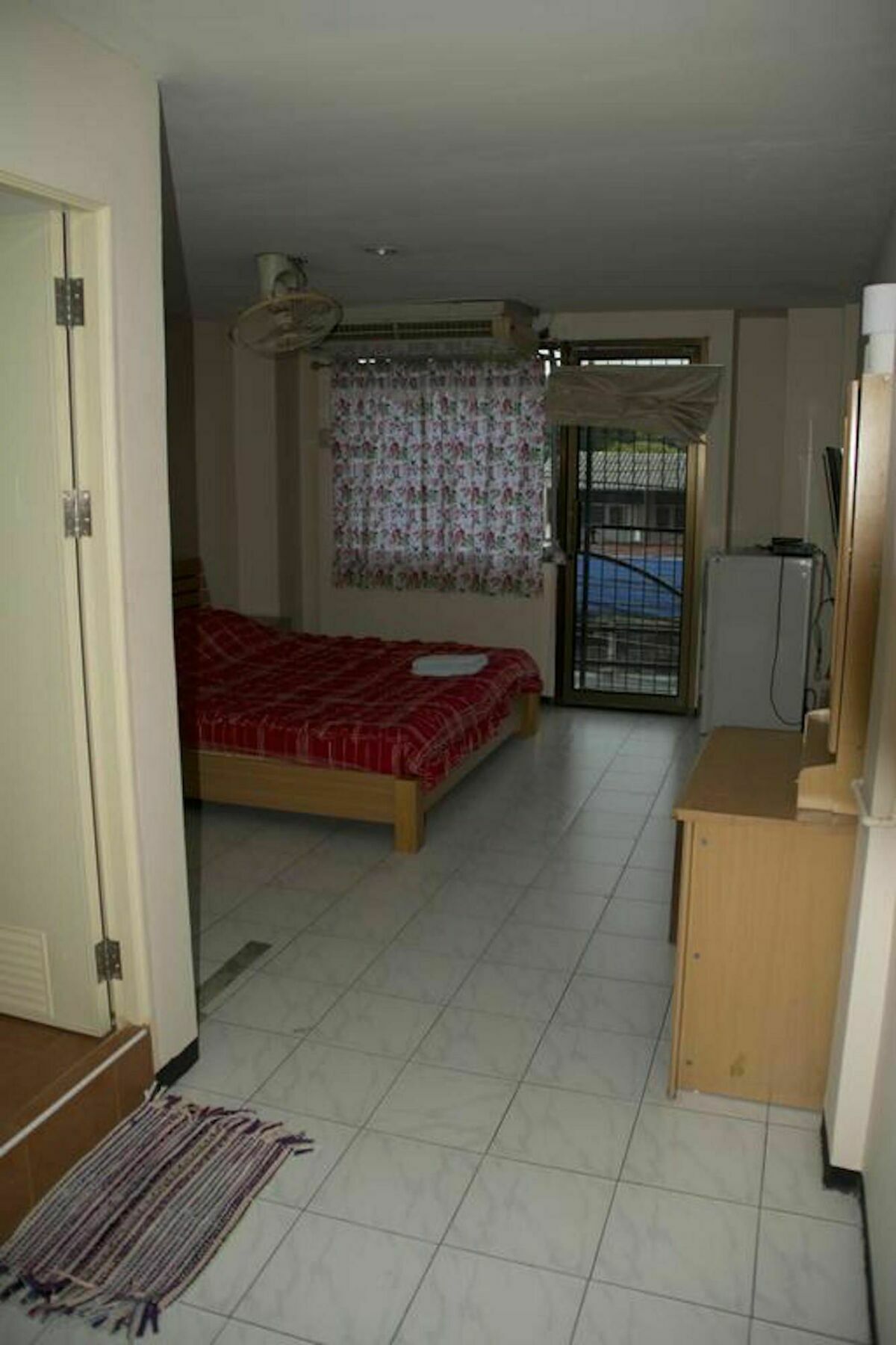 Ryan's Bar Guest house 2*
