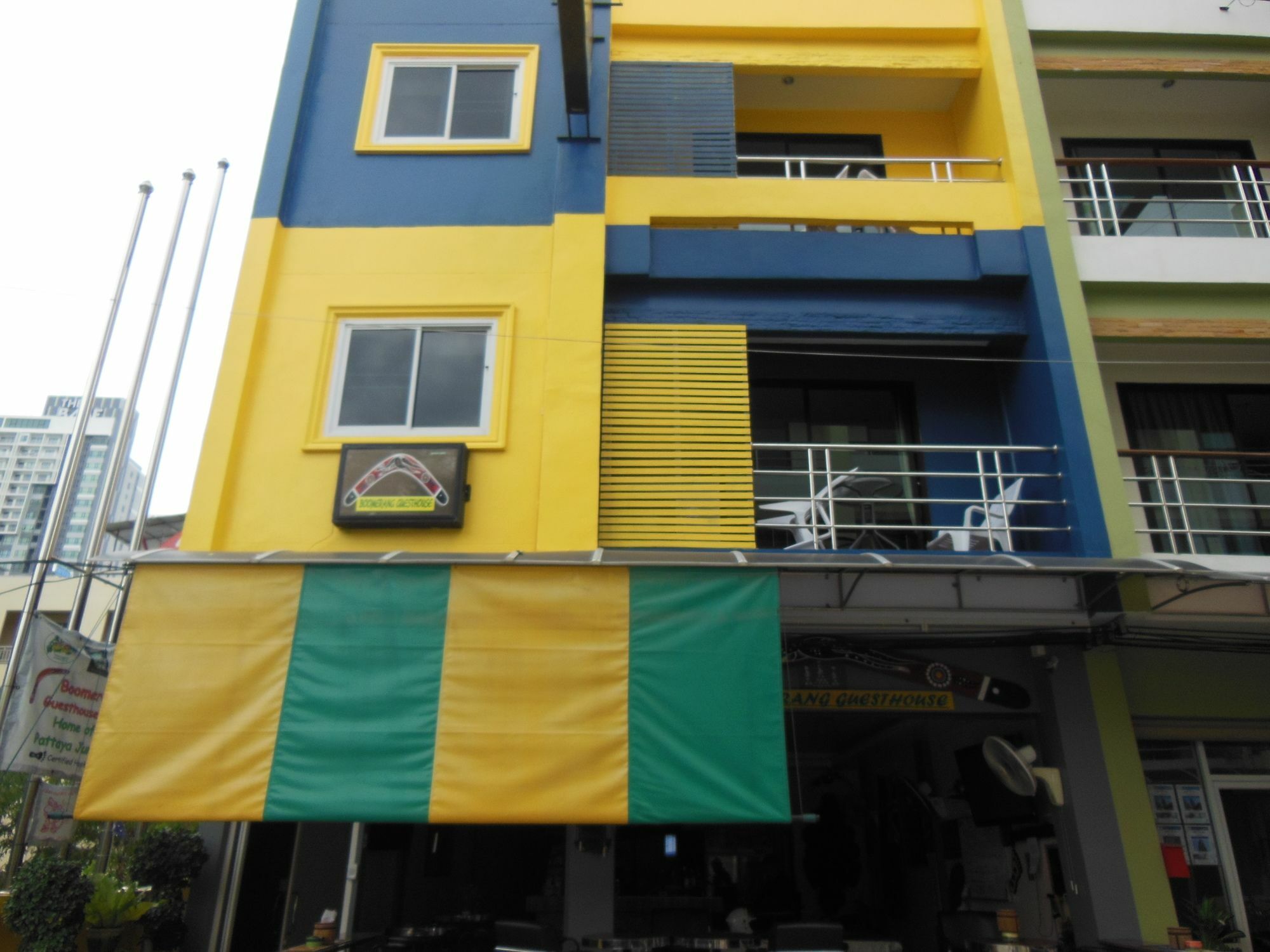 Boomerang And Bar Pattaya