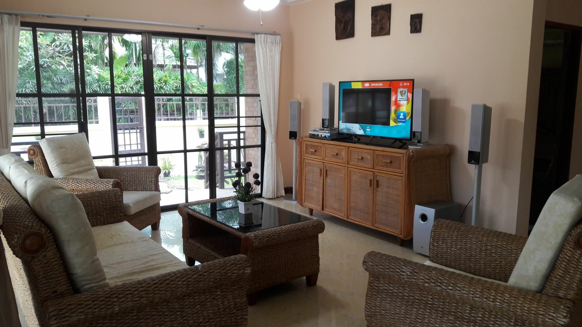 Apartment 4 Bedroom House & Private Pool *