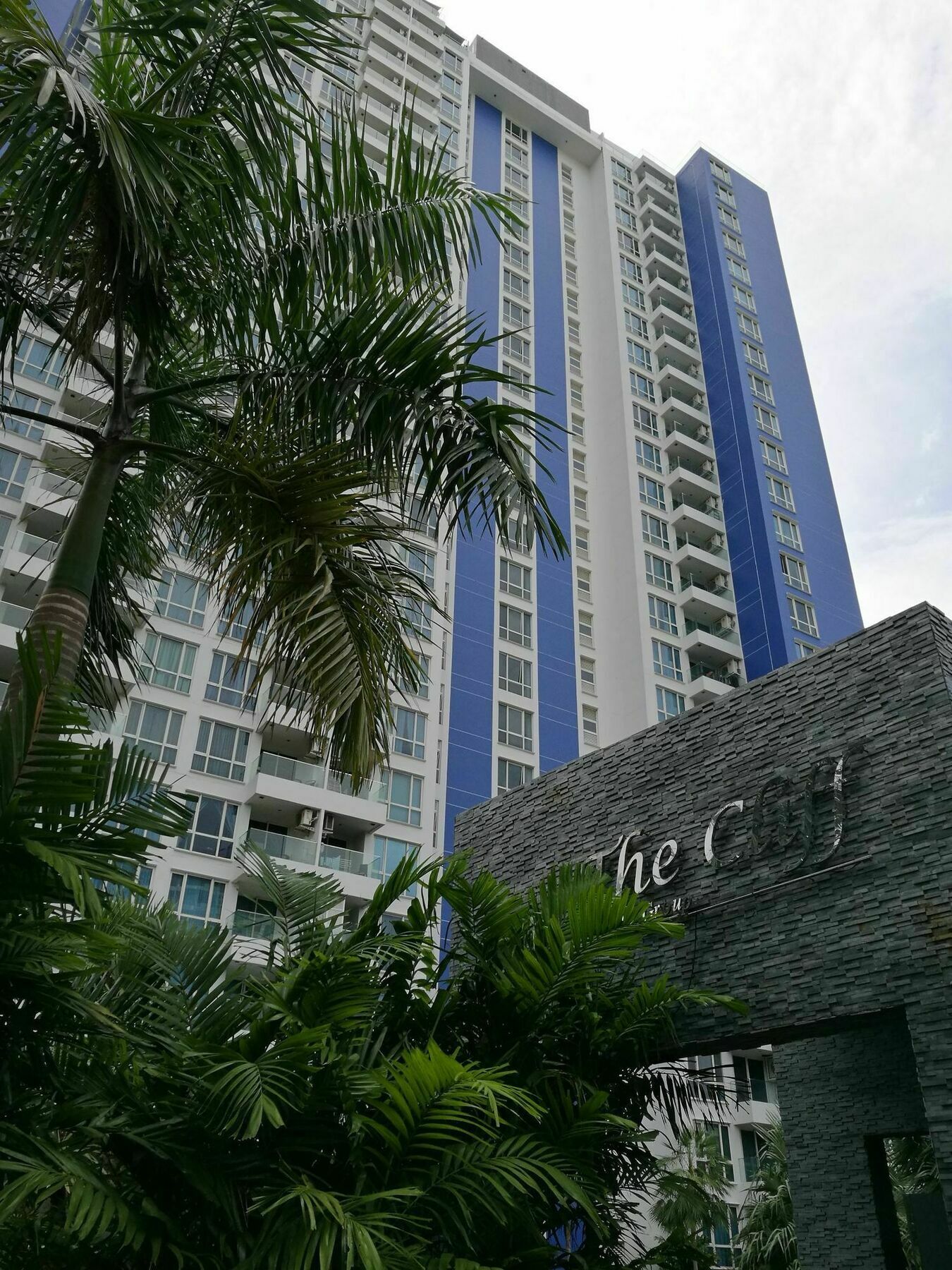 The Cliff Apartment *