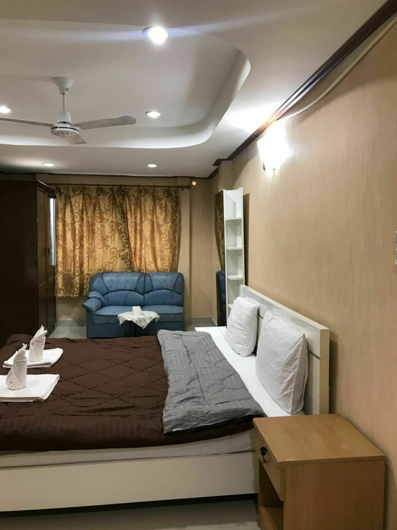Oyo 75494 President Guest house 3*