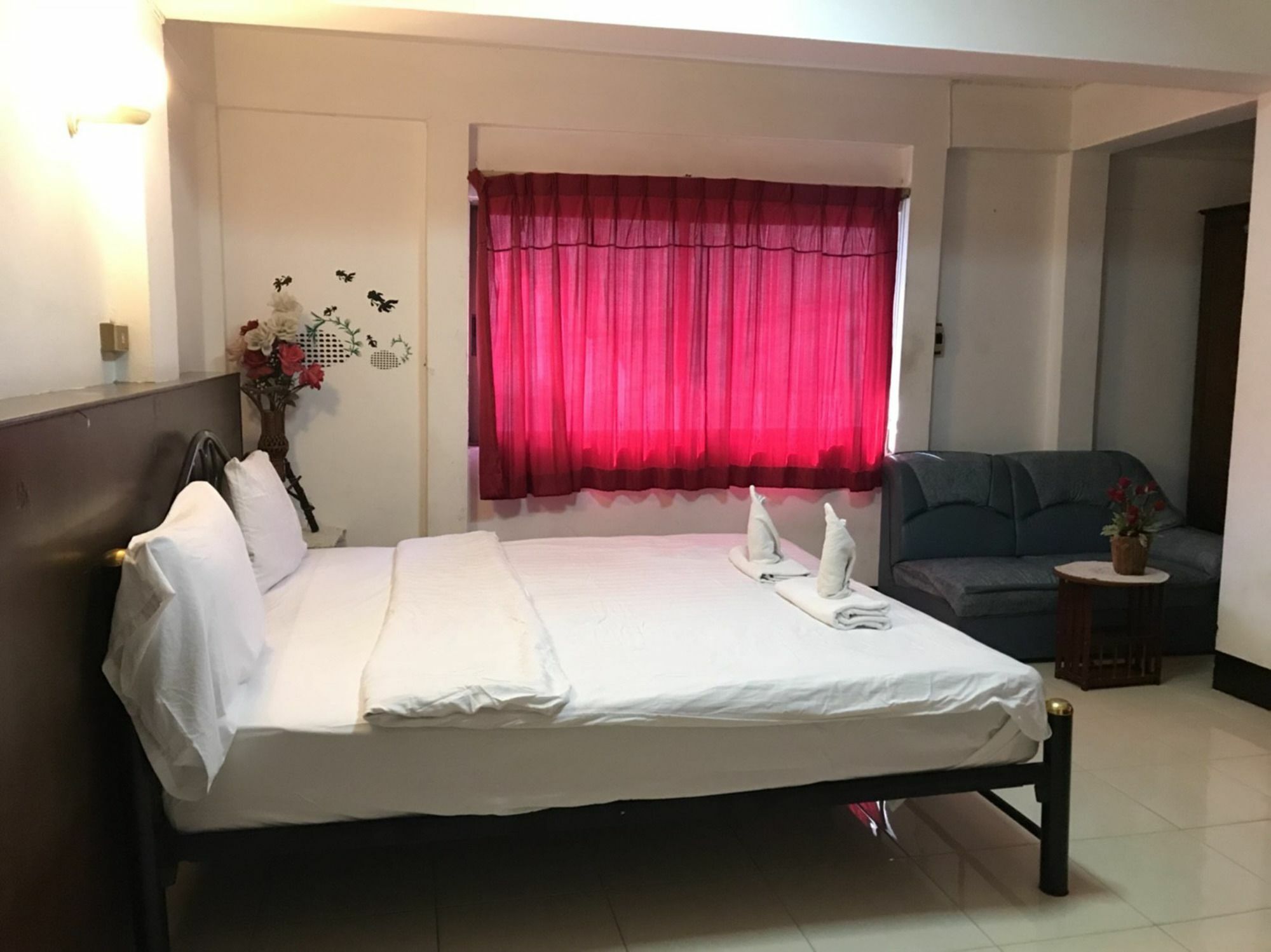 Oyo 75494 President Guest house